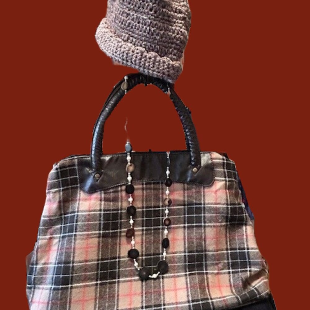 Woodsy Look featuring a spacious handbag, a trendy hat and coordinating necklace - Picture 2 of 4